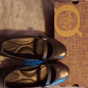 Born Women's Black Leather Curlew Mary Jane Flats Size US 9/EU 40.5